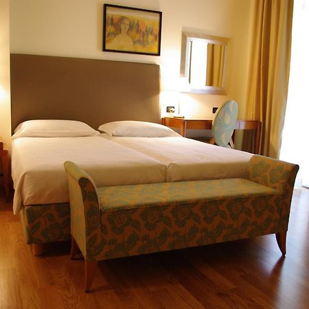 Dependance Lipa Hotel Basovizza Buitenkant foto