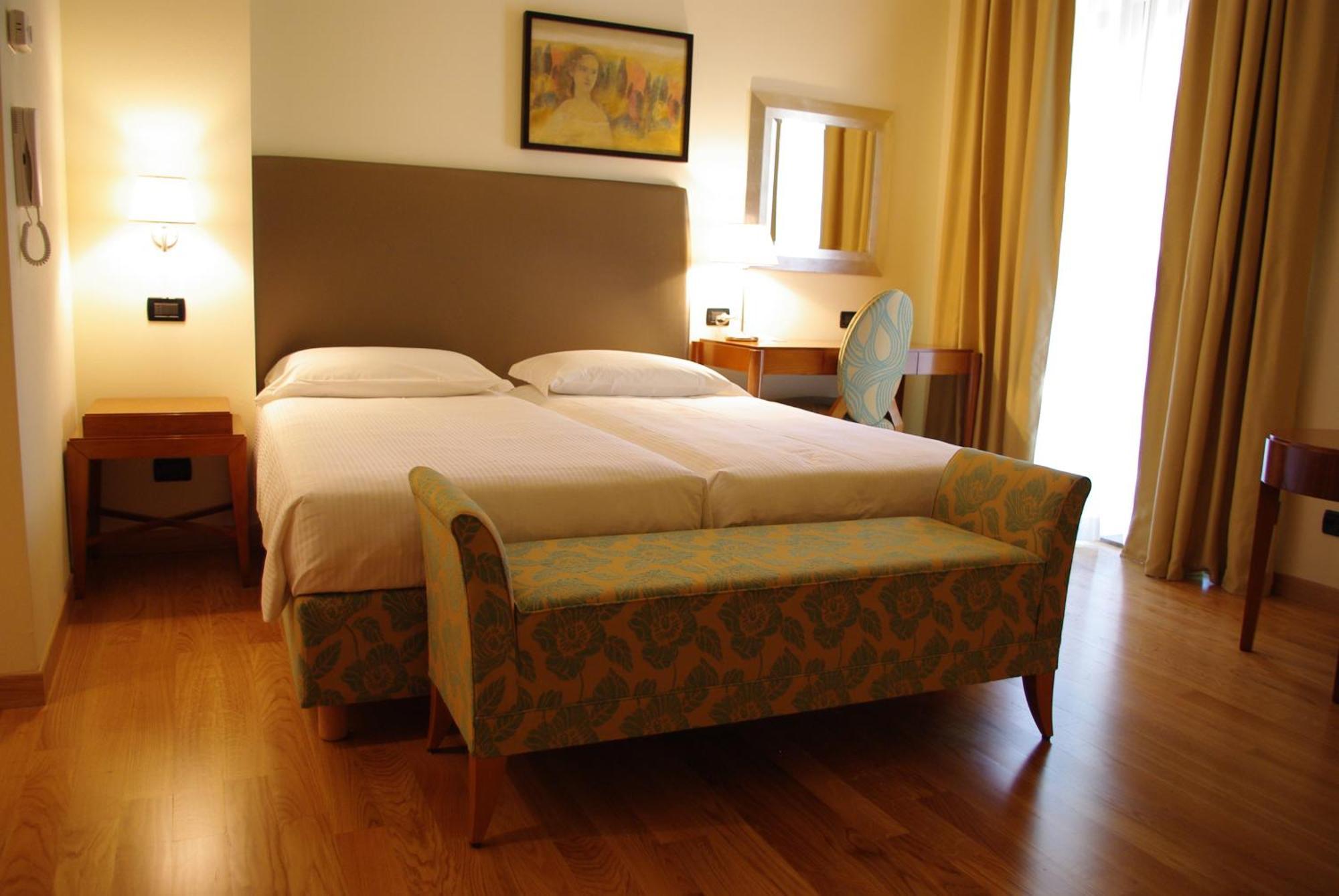 Dependance Lipa Hotel Basovizza Buitenkant foto